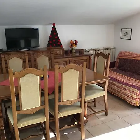 Ai Piedi Della Montagna Апартаменты Шатийон