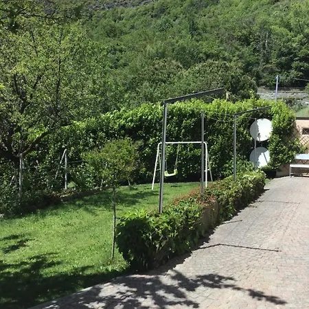 Апартаменты Ai Piedi Della Montagna